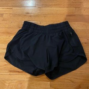 black lululemon shorts